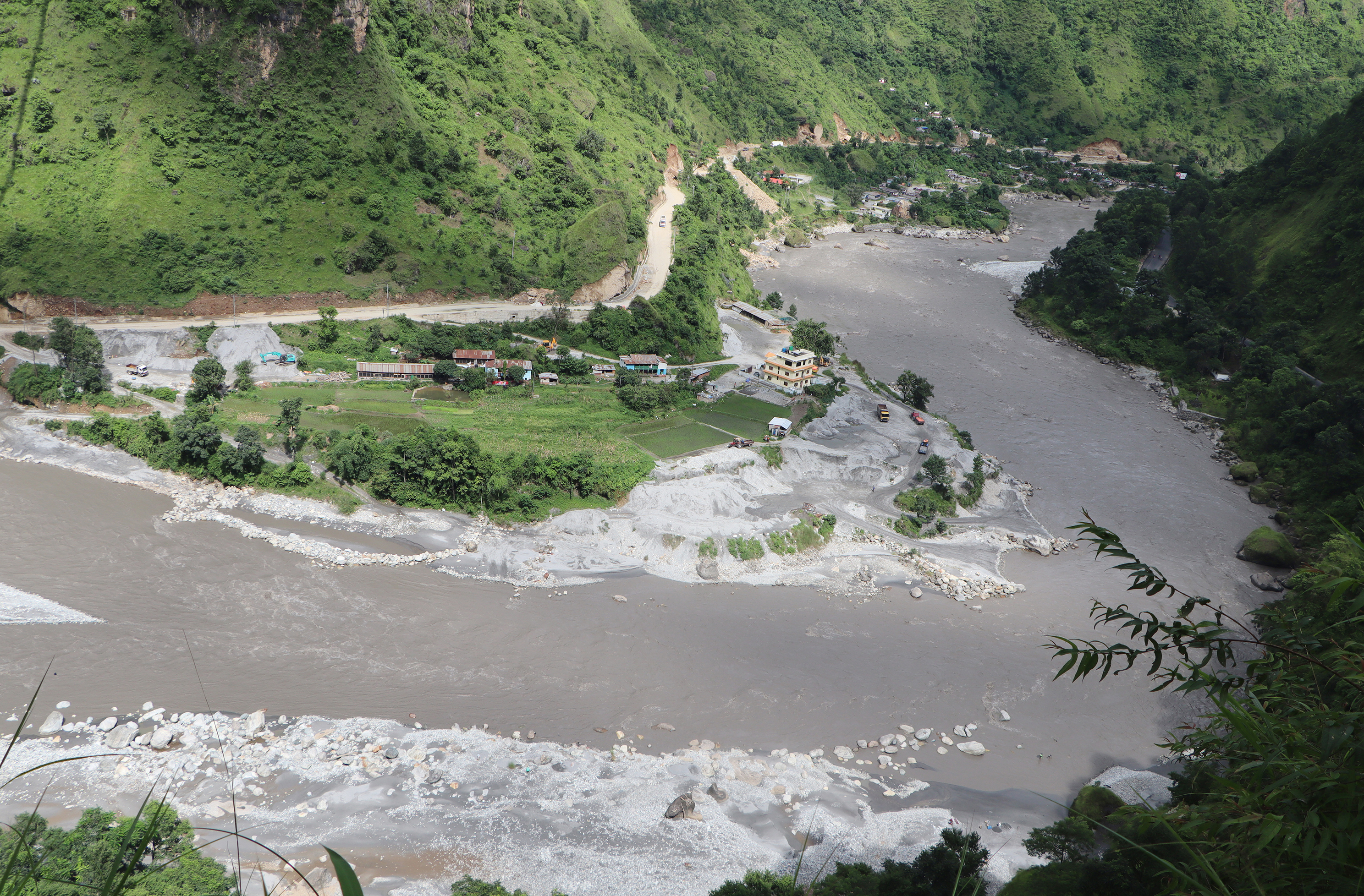 नदीजन्य वस्तु चोरी हुँदा स्थानीय तहको आम्दानी गुम्दै