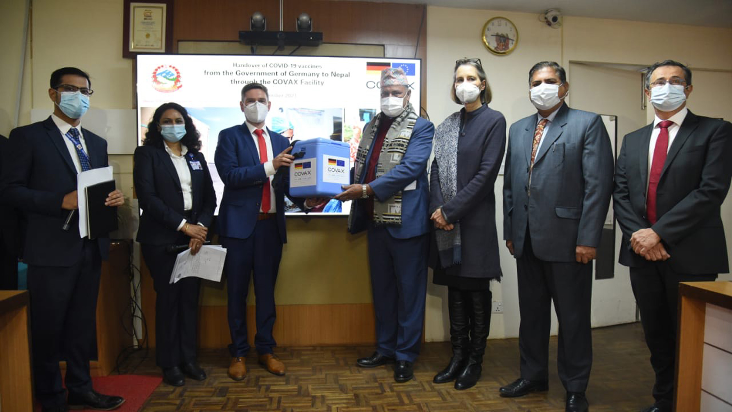 जर्मनीद्वारा नेपाललाई ४१ लाख खोप हस्तान्तरण