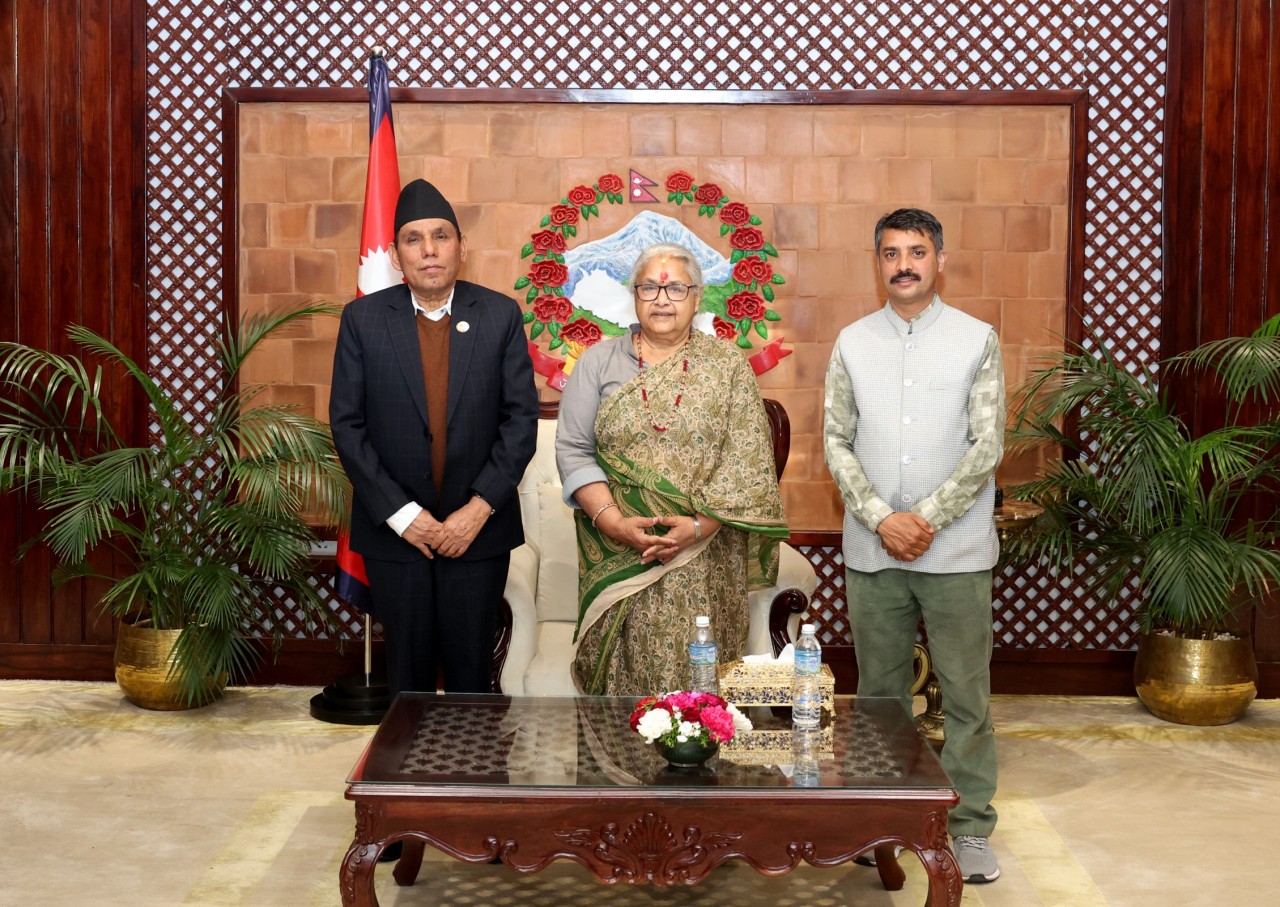 प्रधानमन्त्री कार्की र राष्ट्रियसभाका अध्यक्ष दाहालबीच शिष्टाचार भेट