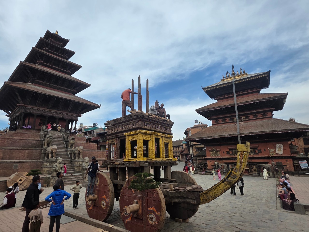 भक्तपुरमा लिच्छविकालीन बिस्केट जात्राको तारतम्य मिलाइँदै