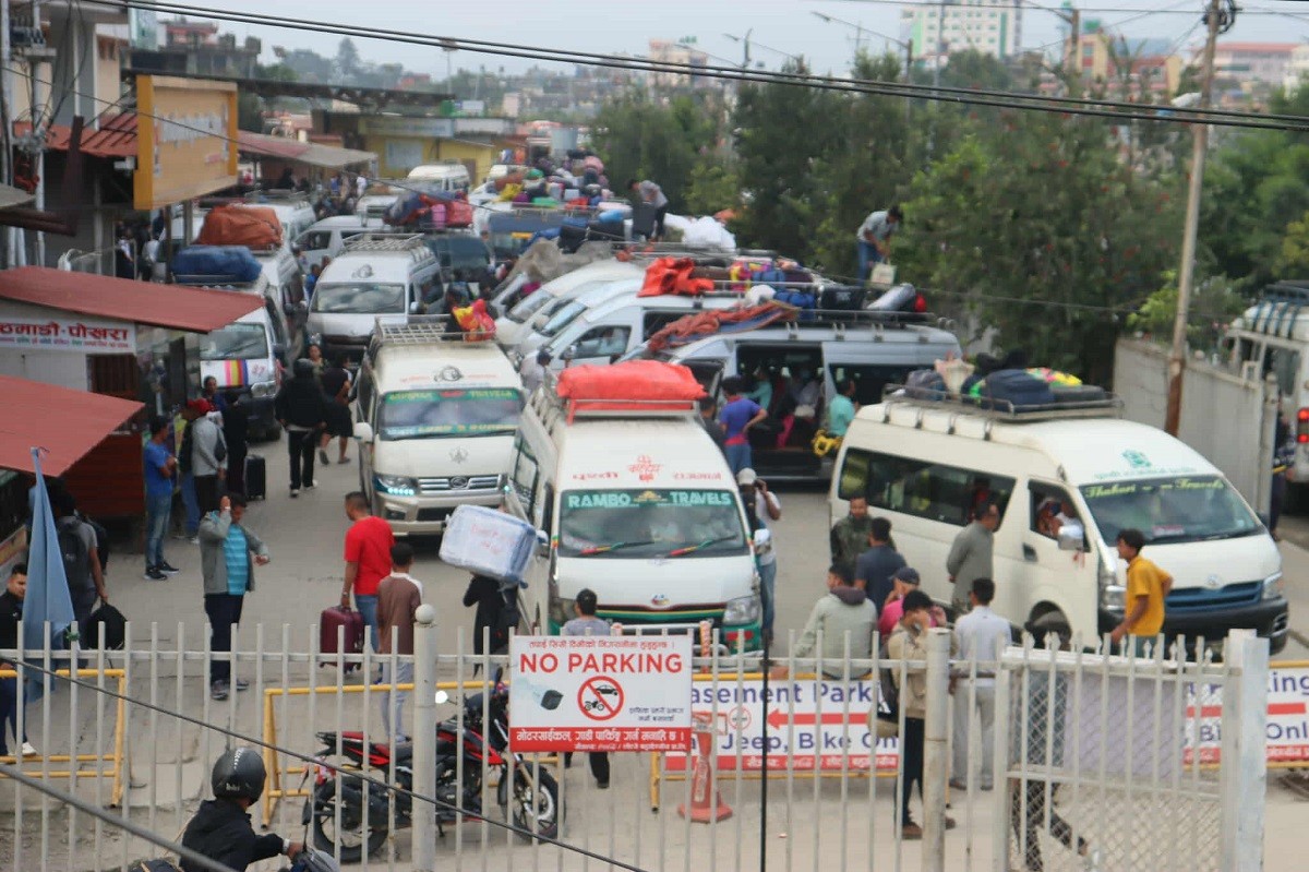 प्रतिनिधिसभा निर्वाचनः दुई दिनमा काठमाडौँबाट ८० हजार यात्रु बाहिरिए