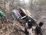 दाउन्नेमा बस दुर्घटना : चारको मृत्यु, ४९ घाइते