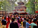 आज चैतेदसैँ, बागलुङ कालिकामा बिहानैदेखि भक्तजनको घुइँचो