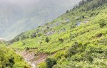 जमिन भासिँदै गएपछि पहिरोको जोखिममा खानीगाउँ 