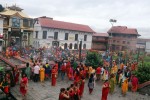 पशुपतिसहित देशभरका शिवालयमा बिहानैदेखि भक्तजनको घुइँचो 