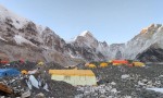 सगरमाथा आधार शिविरमा लेक लागेर  श्रमिकको मृत्यु