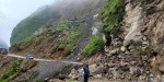 सुक्खा पहिराले बेनी–जोमसोम सडकमा आवतजावत रोकियो