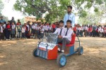 धादिङका कक्षा १० मा अध्ययनरत विद्यार्थीले बनाए विद्युतीय गाडी
