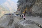 नारायणगढ–मुग्लिन सडकको भित्तो काट्ने काम अन्तिम चरणमा