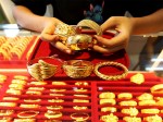 सुनको भाउ बढ्दा घट्यो चाँदी, आज कतिमा हुँदैछ किनबेच?