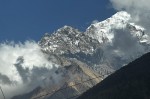 सेताम्मे हिमाल किन हुँदैछ कालो?