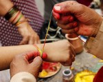 आज जनैपूर्णिमा, रक्षाबन्धन लगाएर गरेर मनाइँदै