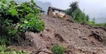 बागलुङमा पहिरोले घर पुरिँदा दम्पतीको मृत्यु, बुहारी र नाती घाइते
