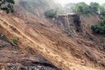 पहिरोमा परेर छोराको मृत्यु, बाबु बेपत्ता