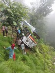 रामेछापमा बस दुर्घटना हुँदा आठ घाइते, तीन जनाको अवस्था गम्भीर