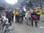 बर्खामा पनि अन्नपूर्ण पदमार्ग भित्रिए पर्यटक