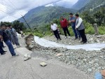  सडक भासिएपछि सिङ्गो बस्ती जोखिममा