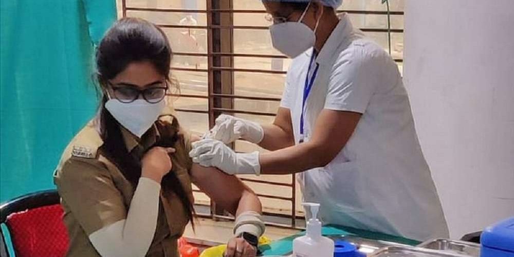 भारतमा कोरोना खोप लगाउँदा ‘साइडइफेक्ट’ देखिनेको संख्या ४४७ पुग्यो, ३ जना अस्पताल भर्ना