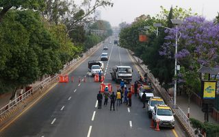 काठमाडौँ उपत्यकामा आजदेखि अत्यावश्यकबाहेकका सेवा र यातायात बन्द हुने