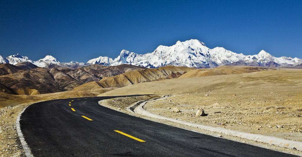 मध्यपहाडी लोकमार्गको पर्वत खण्डमा काम रोकियो