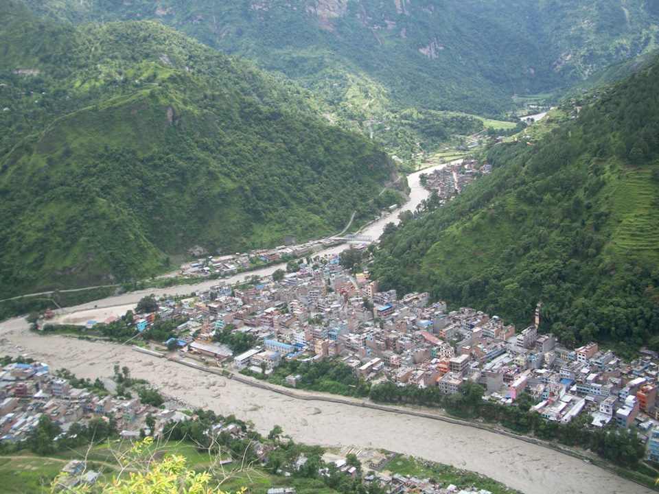 बाढीले क्षति, बस्ती सहित कार्यालयका भवन जोखिममा