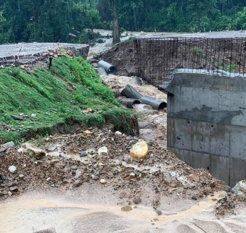 पूर्वपश्चिम राजमार्ग पुनः अवरुद्ध