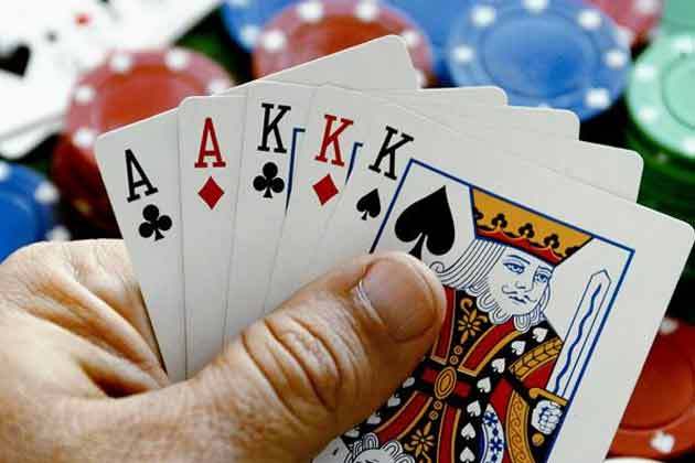 सात लाख नगदसहित ११ जुवाडे पक्राउ