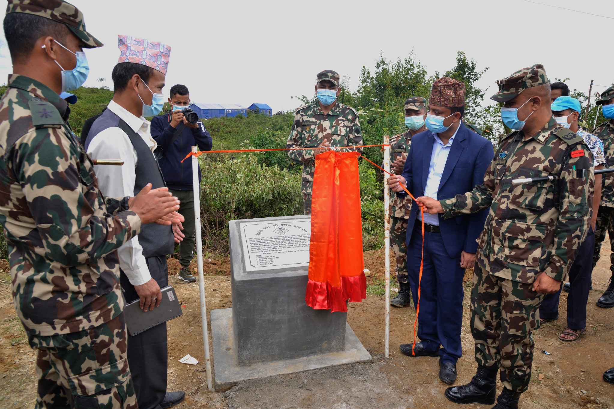 जुगल गाउँपालिकालाई भवन हस्तान्तरण