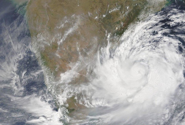 अमेरिकाको लुइजियानामा भयानक आँधीको चेतावनी, दशौँ हजार मानिसलाई सुरक्षित स्थानतर्फ पठाइयो