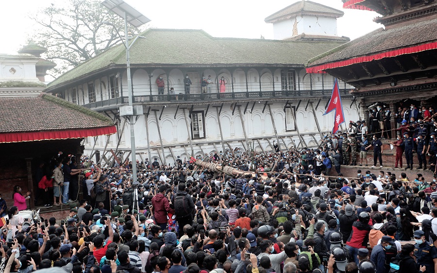 हनुमानढोका दरबार क्षेत्रमा इन्द्रध्वजोत्थान, देवी नाच शुरु
