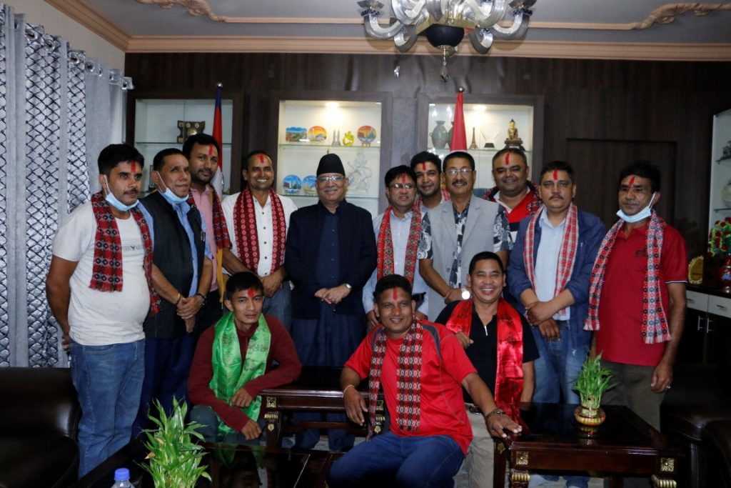 राष्ट्र, गणतन्त्र र संविधान बचाउन माओवादी शक्ति एक हुनुपर्छ : अध्यक्ष प्रचण्ड