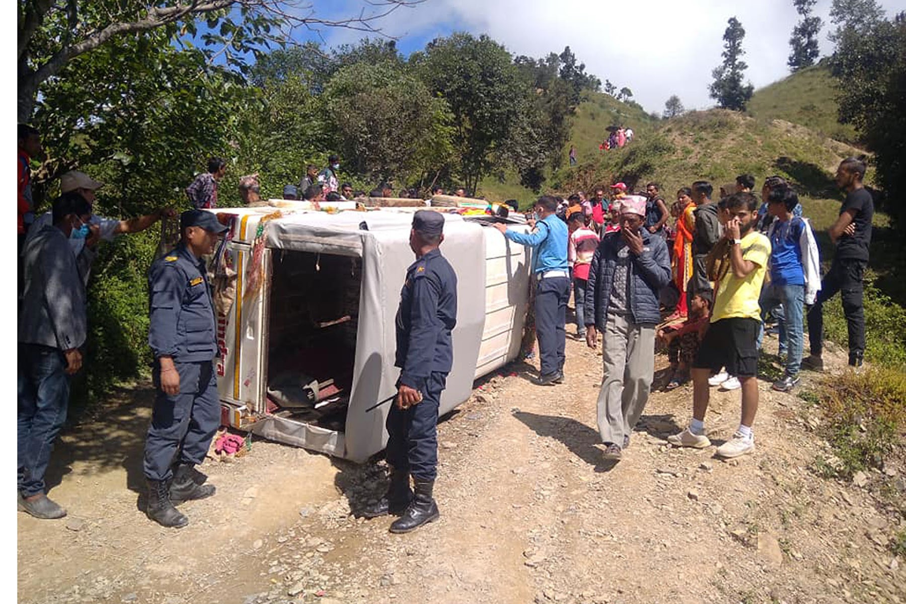 जिप दुर्घटनामा नौ जना घाइते