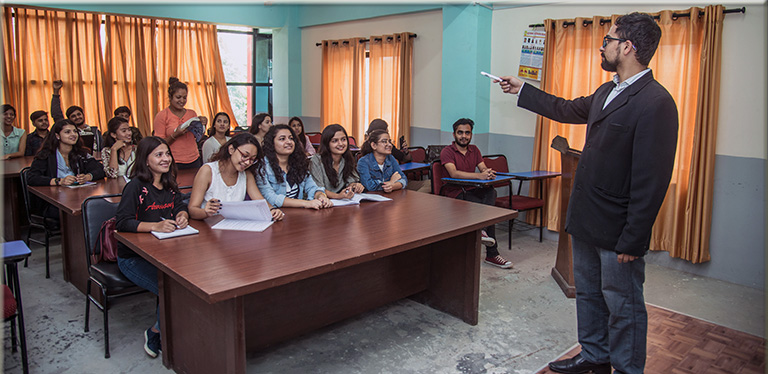 कानुन पढ्न आकर्षित थारू समुदायका छात्रा