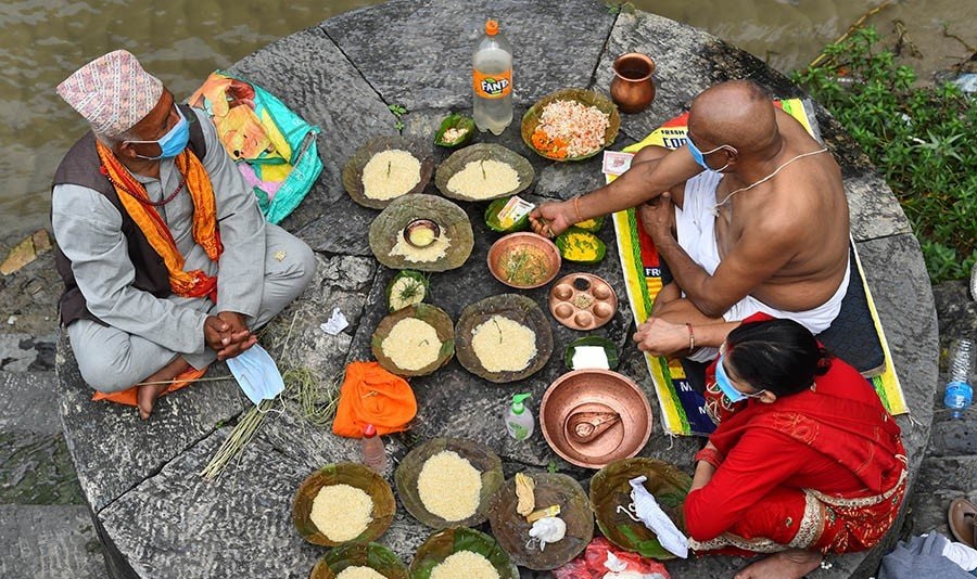 सोह्रश्राद्धमा पुरोहितको अभाव