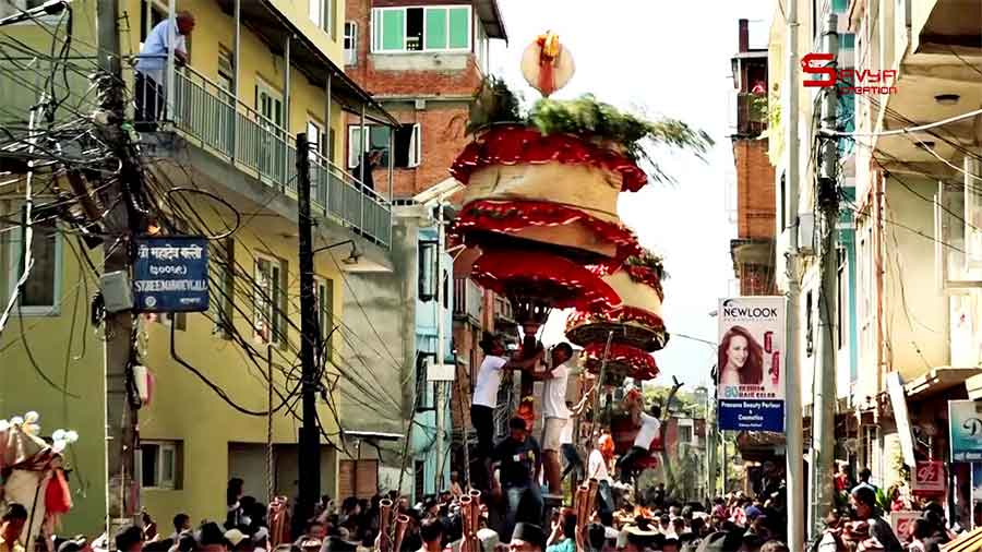 गजुर उल्टो पारेर गरिने ‘कहीँ नभएको हाँडीगाउँको जात्रा’