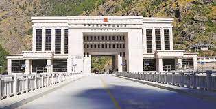 रसुवा नाकाबाट माइक्रोबस आयात