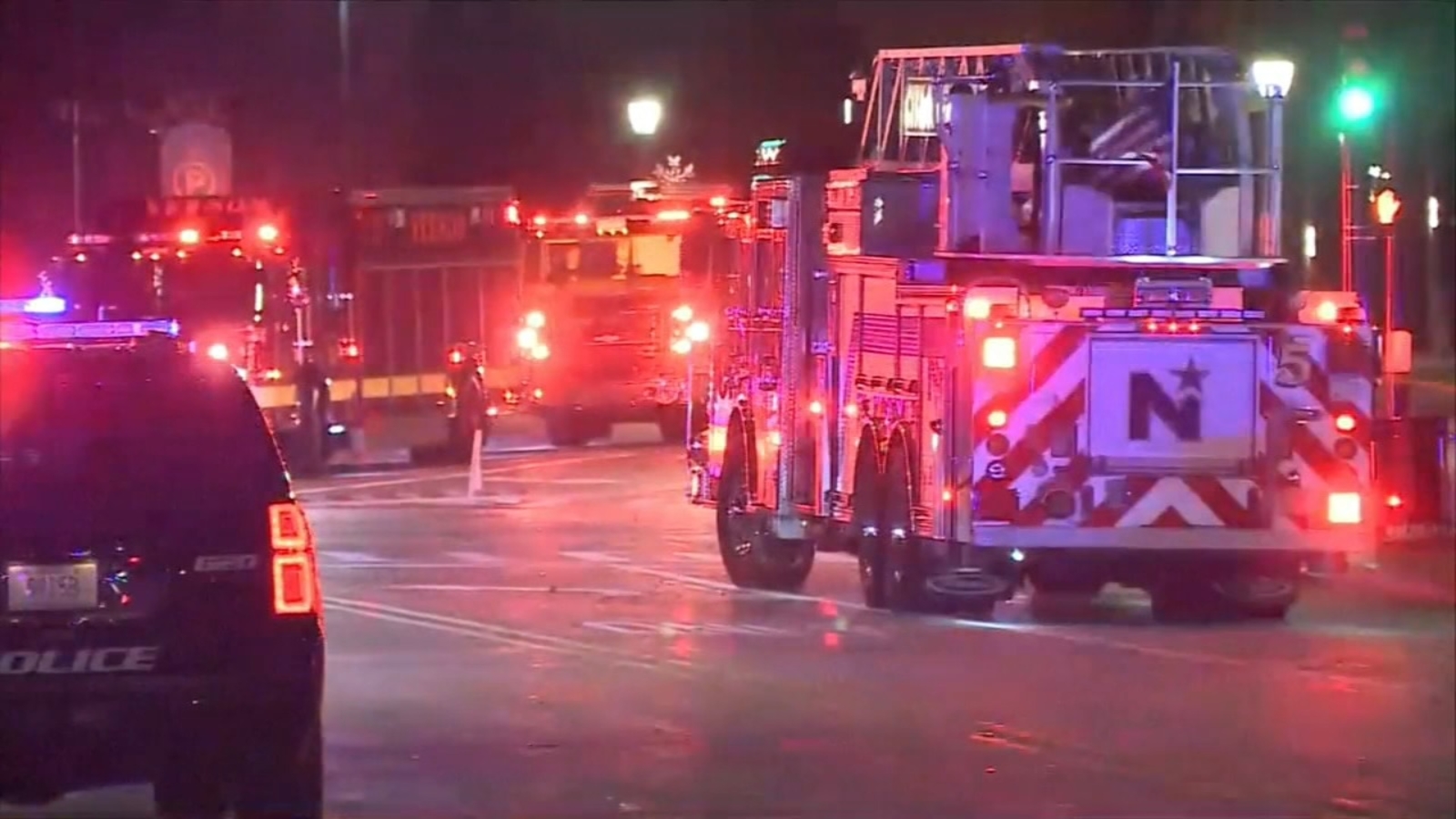 अमेरिकामा क्रिसमस परेडमा गाडी ठोक्किँदा पाँच जनाको मृत्यु, ४० घाइते