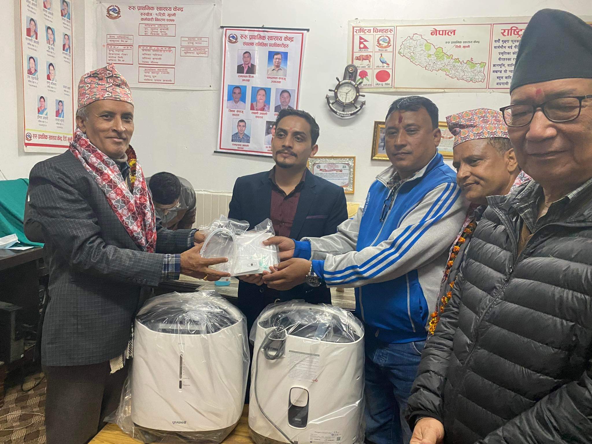 पूर्वराजदूत पौड्यालको समन्वयमा अक्सिजन कन्सन्ट्रेटर हस्तान्तरण