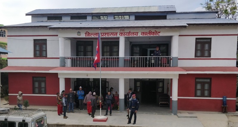 यातायात साधन सञ्चालन गर्न अनुमति