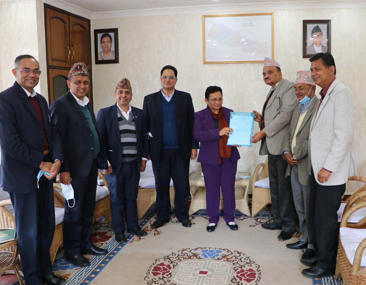 मन्त्री भुसालसमक्ष प्रतिवेदन पेस