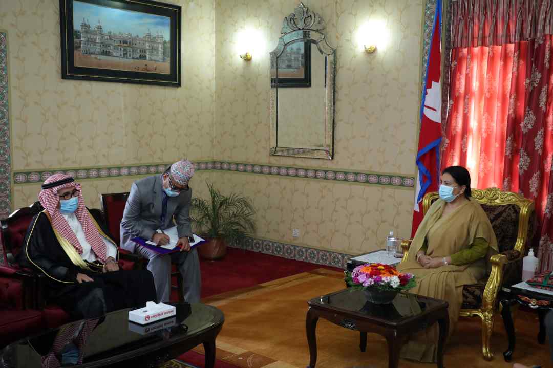 राष्ट्रपतिसँग बिदाइ भेट