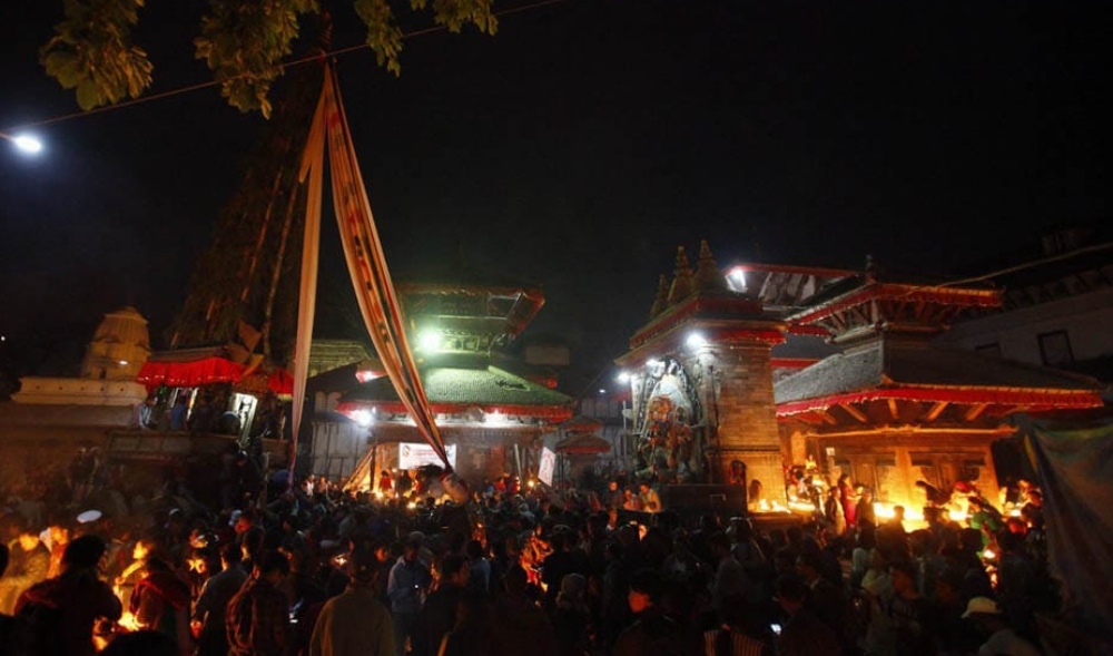 सेतो मच्छेन्द्रनाथको रथ हनुमानढोकामा