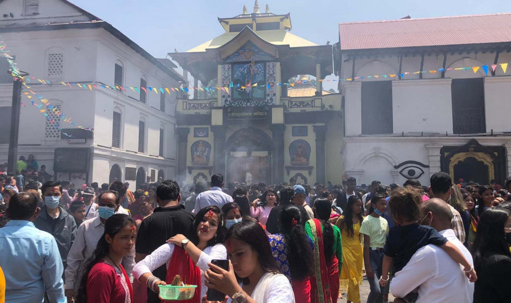 पशुपतिनाथमा तीन लाख दर्शनार्थी