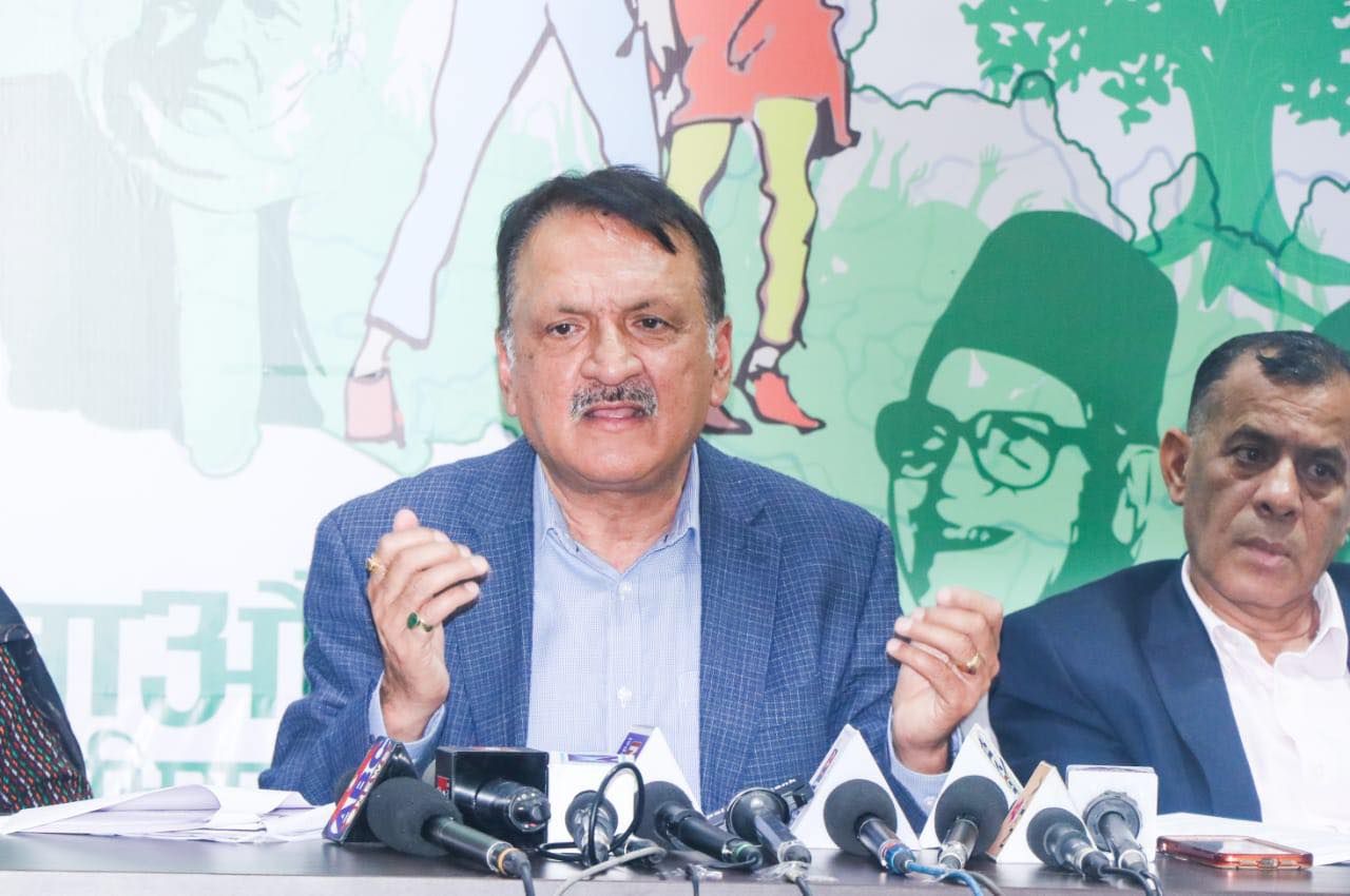 ओलीको पालामा देश ऋणमय भयो, अहिले अनुदानमय: प्रवक्ता महत