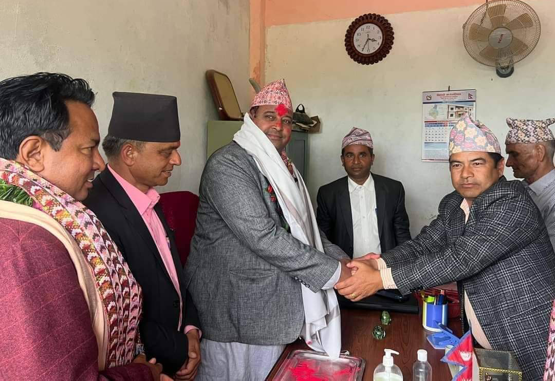 बिहादी गाउँपालिका ४ का अध्यक्ष भुसालद्वारा पदभार ग्रहण 