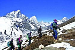 मुस्ताङमा हालसम्म तीन लाख ९७ हजार पर्यटक भित्रिए