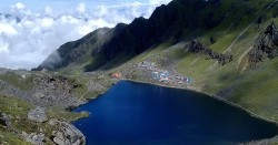  गोसाइँकुण्ड गएका दुई तीर्थयात्री लडेर घाइते