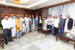 कोशीटप्पु वन्यजन्तुआरक्षका विस्थापित परिवारको प्रधानमन्त्रीलाई ज्ञापन