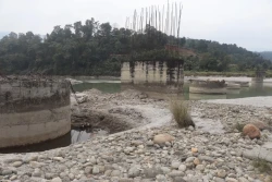 १५ वर्षसम्म पनि बनेन लम्सुवाघाट पक्की पुल