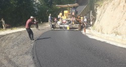 लोमान्थाङ बजारको चक्रपथ स्तरोन्नति सुरु